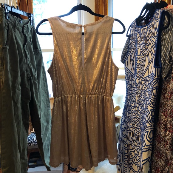 ❤️ ASTR the label Gold Sequined Romper - Picture 6 of 7